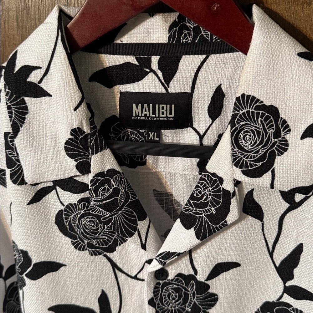 Mens XL black & white Greek floral knit button up - Picture 2 of 3